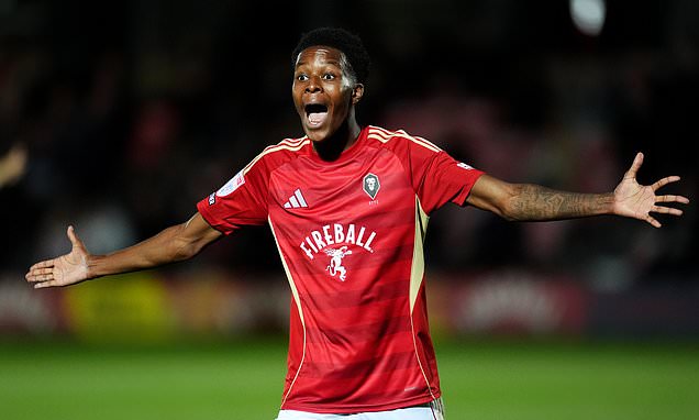 Kallum Cesay´s late goal gives Salford victory over fellow...